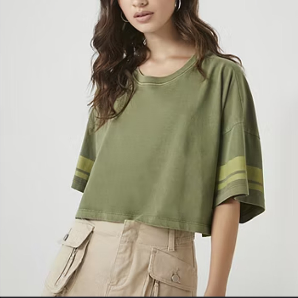Forever 21 Green Cropped Box Tshirt With Striped Sleeves M